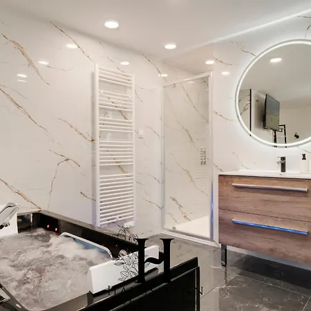 Apartman Magnifique Luxe Jacuzzi Centre *