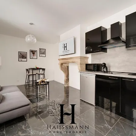 Appartement Magnifique Luxe Jacuzzi Centre *