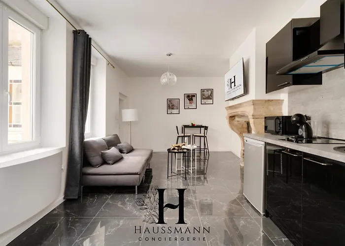 Magnifique Luxe Jacuzzi Centre Apartman